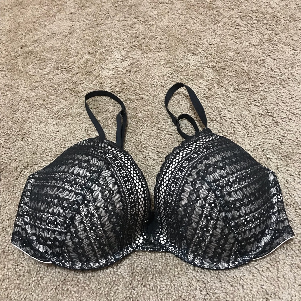 Victoria  Secret Padded Plunge Bra
